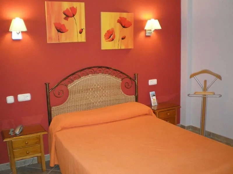Hotel Miraya Beach Torre Del Mar 2*,