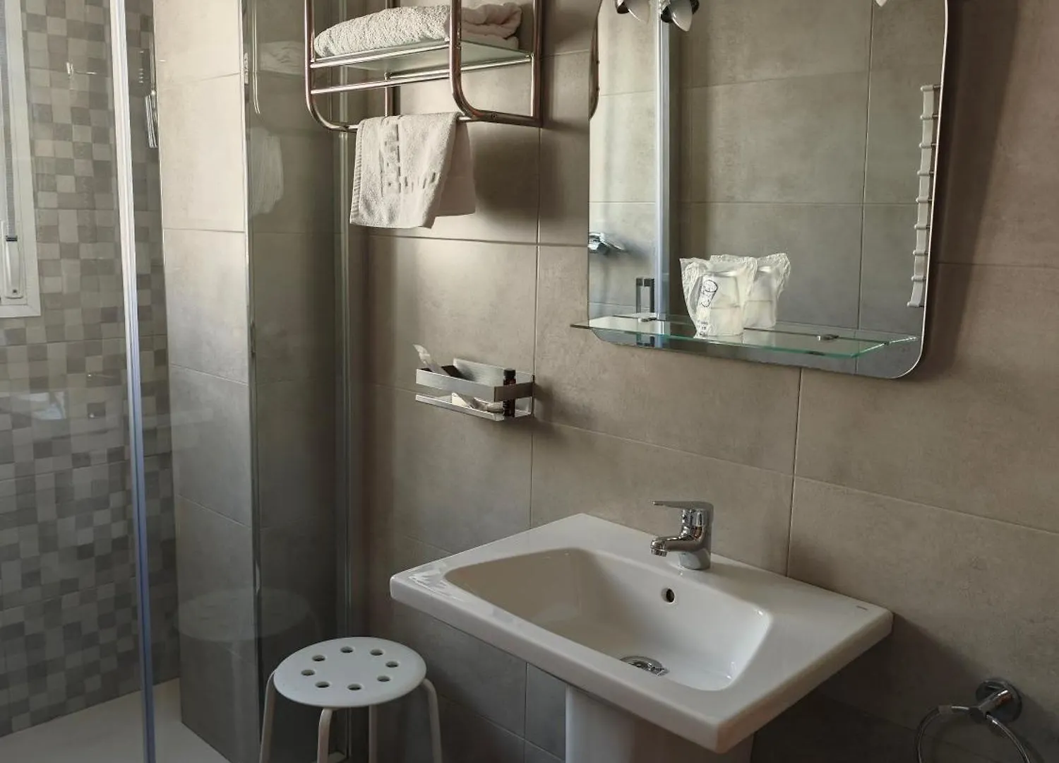 Hotel Miraya Beach Torre Del Mar 2*,
