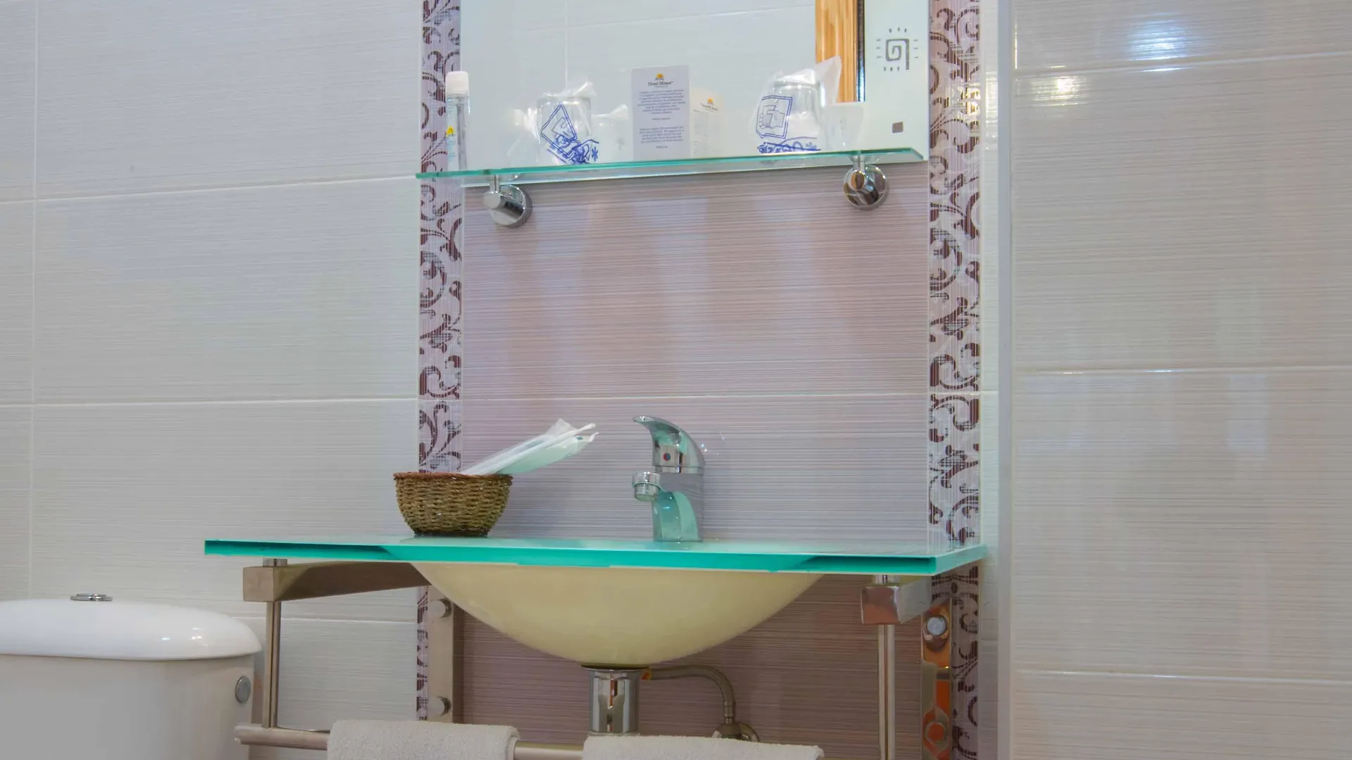Hotel Miraya Beach Torre Del Mar 2*,